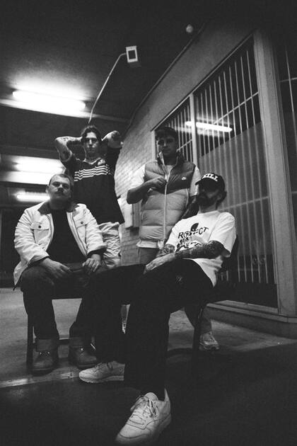 La banda australiana Trophy Eyes lanzó una campaña de donación para la joven