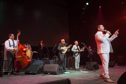 La banda cubana se despidió