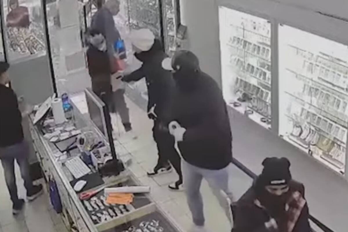 La banda de la silla de ruedas saqueó una joyería en Quilmes