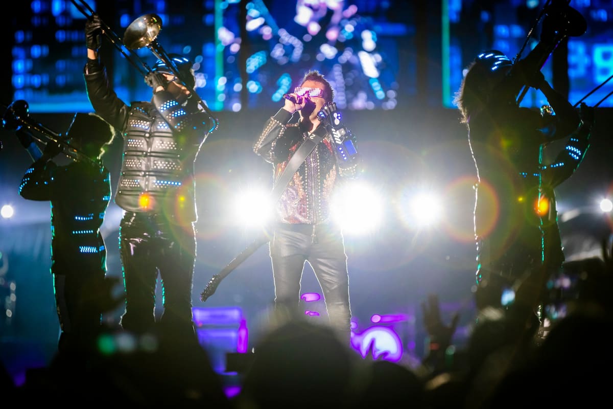 La banda de Matt Bellamy presentó en Buenos Aires su disco editado el año pasado, Simulation Theory, entre luces de led y neón