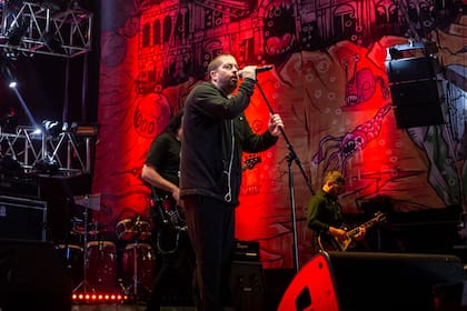 La banda de Pato Fontanet tocó por primera vez "Lo que se dice y lo que se hace", "Evolución" y "Siento un pensamiento", las canciones que forman parte del disco que planean lanzar en 2019