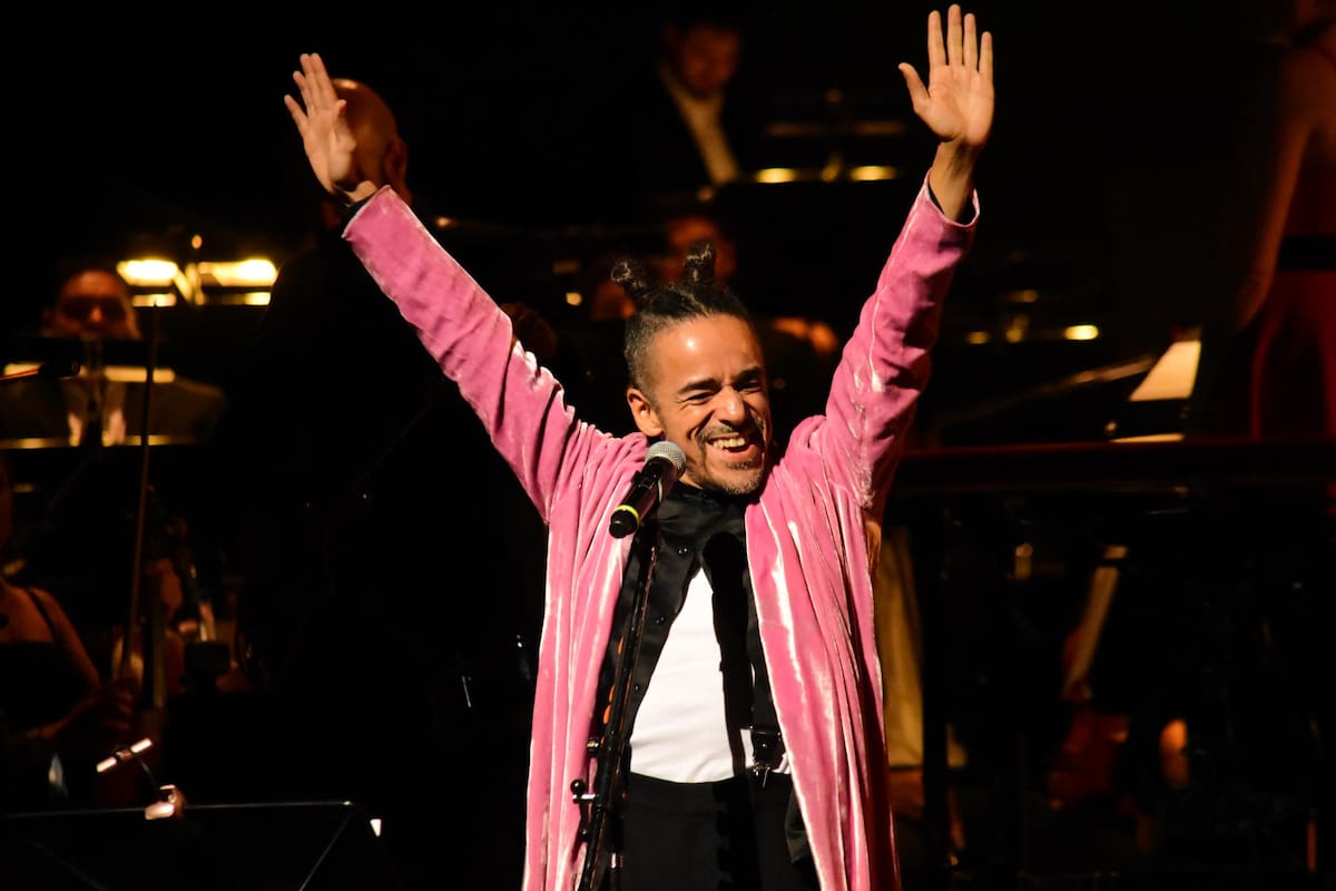 La banda mexicana se presentó en formato sinfónico en primer coliseo nacional