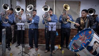 La Banda Murilo sacudió las calles de la comunidad un sábado de septiembre