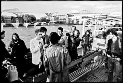 La banda organizó un concierto a bordo de un barco en el Támesis que pasó frente al Parlamento