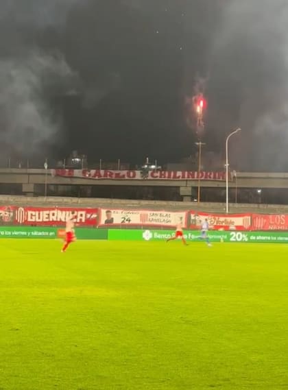 La bandera contra el presidente de River