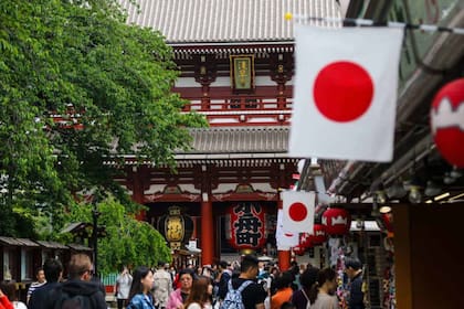 La bandera nacional de Japón se llama el Hinomaru, que literalmente significa "círculo solar"