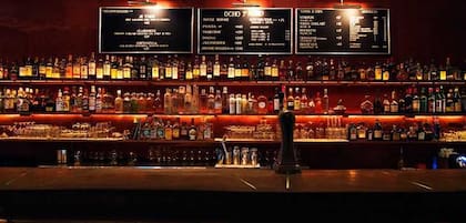 La barra de 878