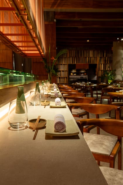 El nuevo restaurante propone un experiencia inmersiva para degustar cocina nikkei.