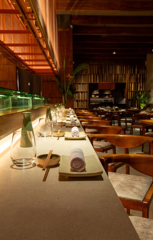 La barra, espacio predilecto para degustar cocina nikkei.