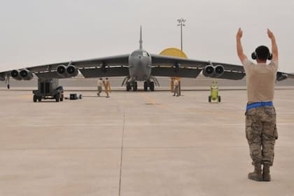 Irán lanza misiles contra una base militar de EE.UU. en Qatar