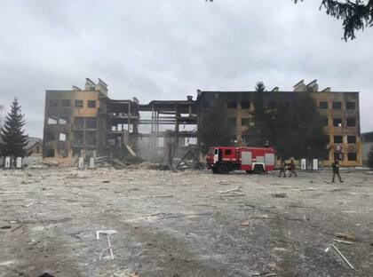 La base militar de Okhtyrka, tras un ataque ruso