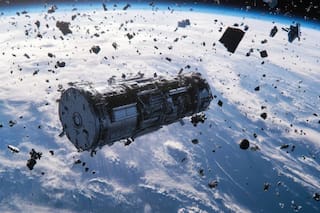 Cómo el boom de satélites llena de basura la órbita y qué riesgos genera en la Tierra