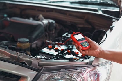 La batería del auto puede estar débil cuando las temperaturas son bajas (Canva)