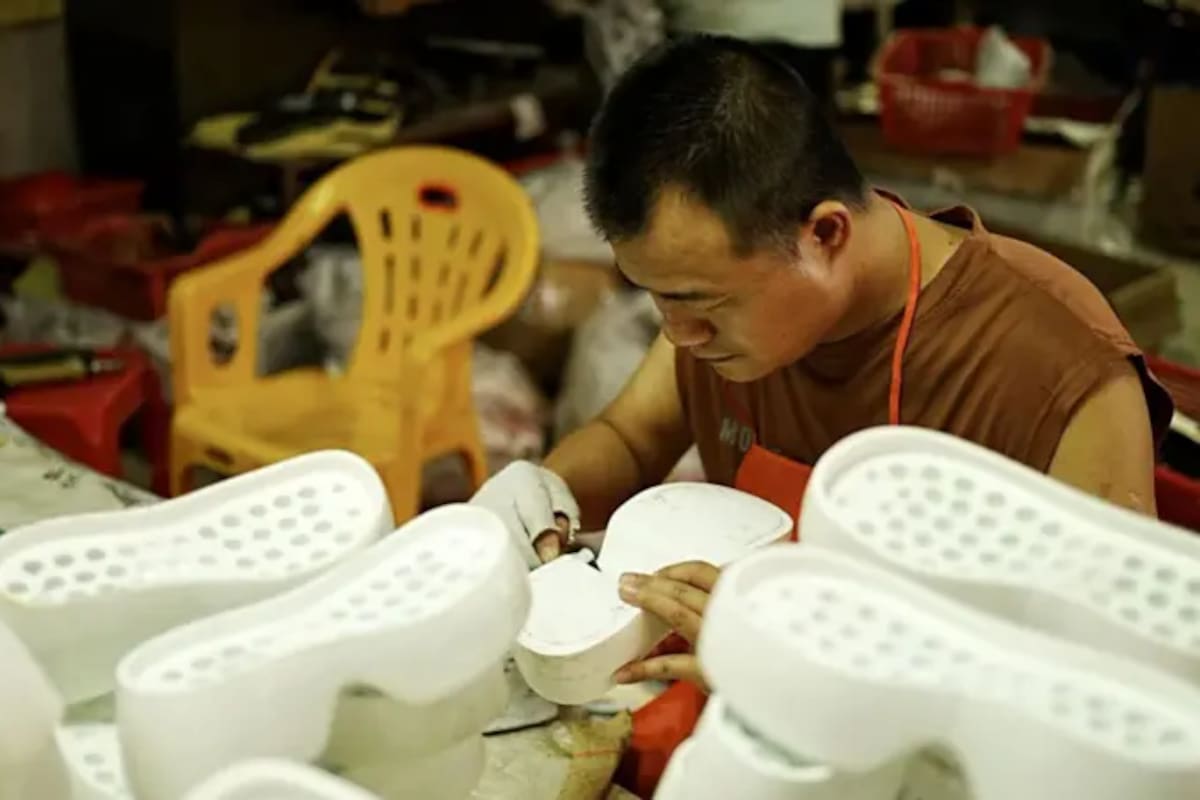 La BBC visitó un taller en un pueblo de Guangzhou que producía productos para EE.UU