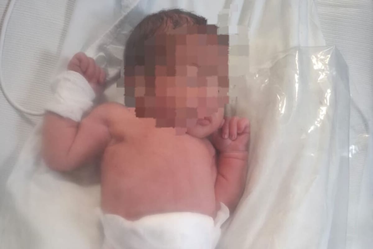 La bebé encontrada fue trasladada de urgencia a un hospital