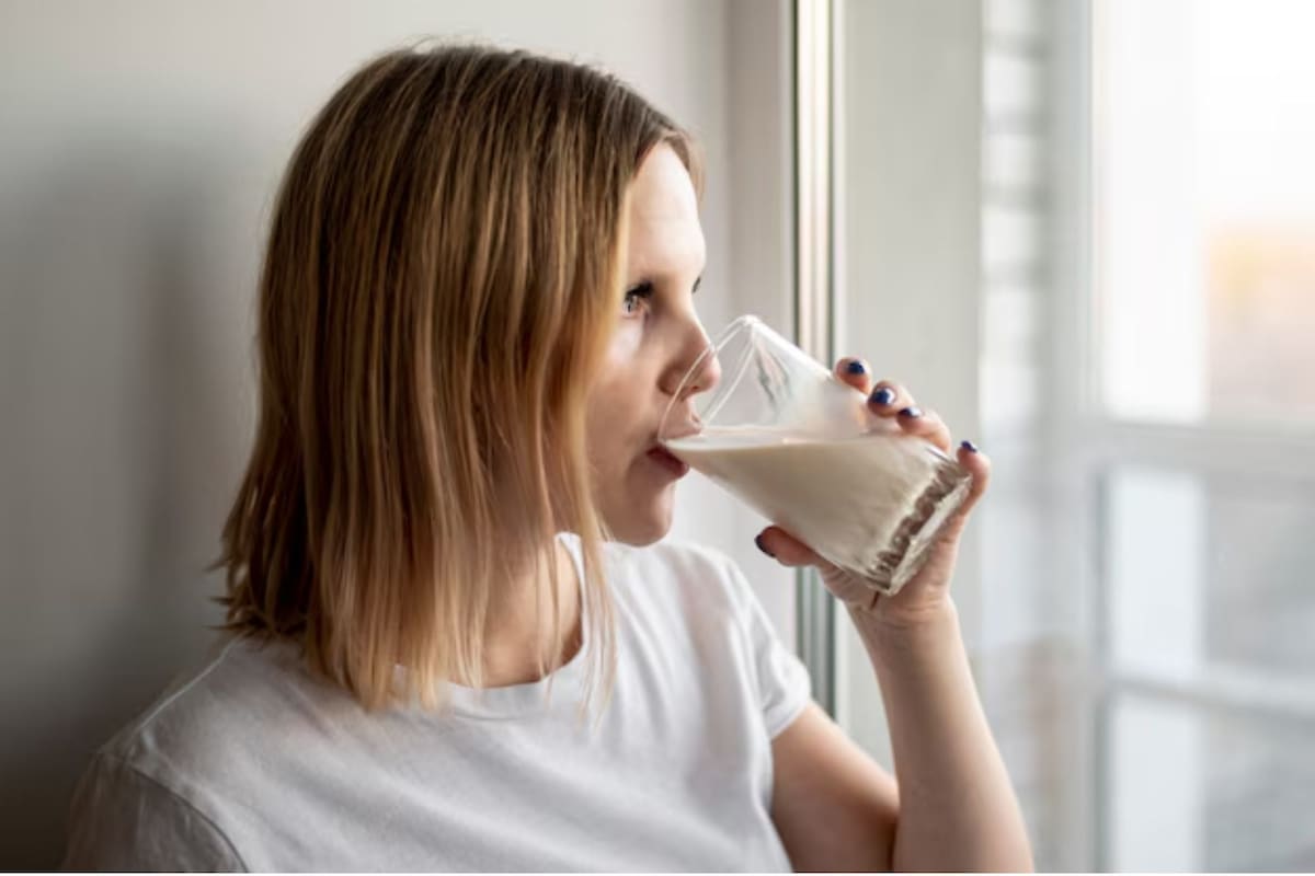 La bebida vegetal que supera a la leche de vaca en calcio y magnesio