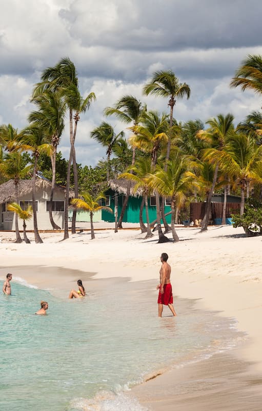 La bella playa de Isla Catalina.