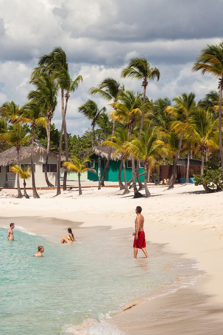 La bella playa de Isla Catalina.