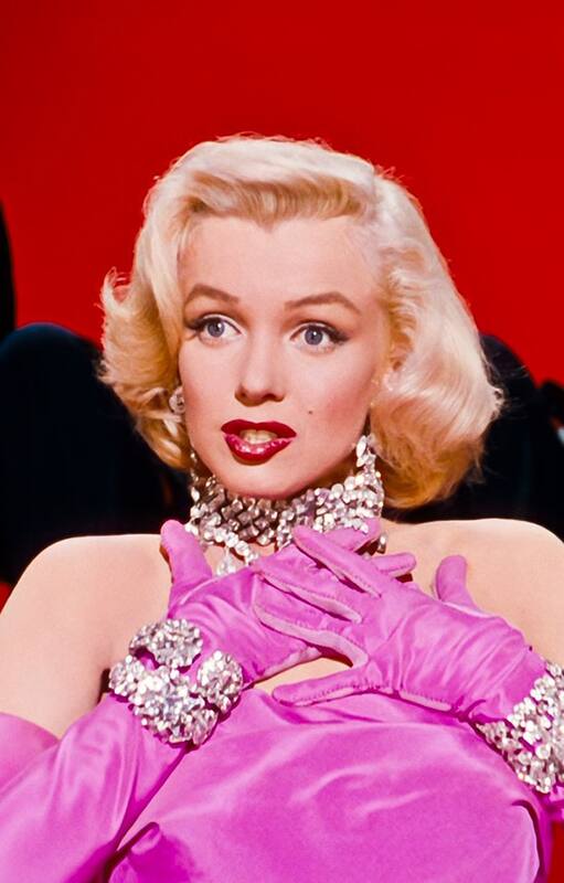 La belleza perfecta de Marilyn Monroe se luce como pocas veces en Los caballeros las prefieren rubias