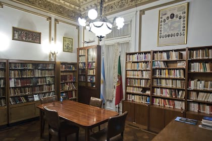 La biblioteca Atilio Viegas Pinto celebra 83 años.