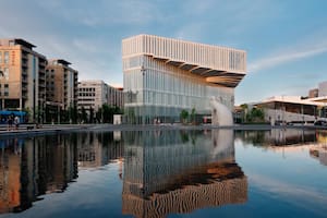 La Biblioteca Deichman en Oslo fue elegida como la mejor biblioteca pública de 2021; algunas de las razones están a la vista
