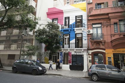 La biblioteca luce renovada