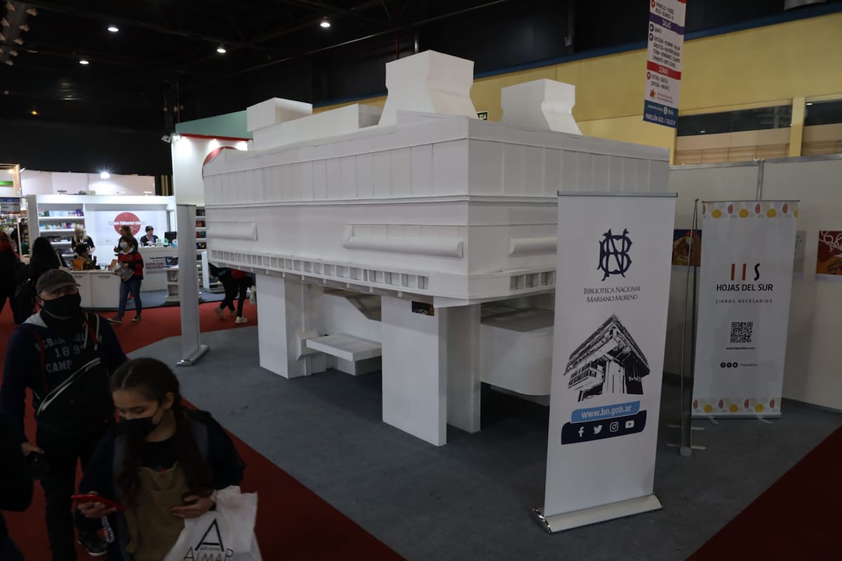 La Biblioteca Nacional ya pagó su espacio en la Feria del Libro; ahora el organismo no depende la Secretaría de Cultura, pero podría "invitarla" a realizar actividades en su stand