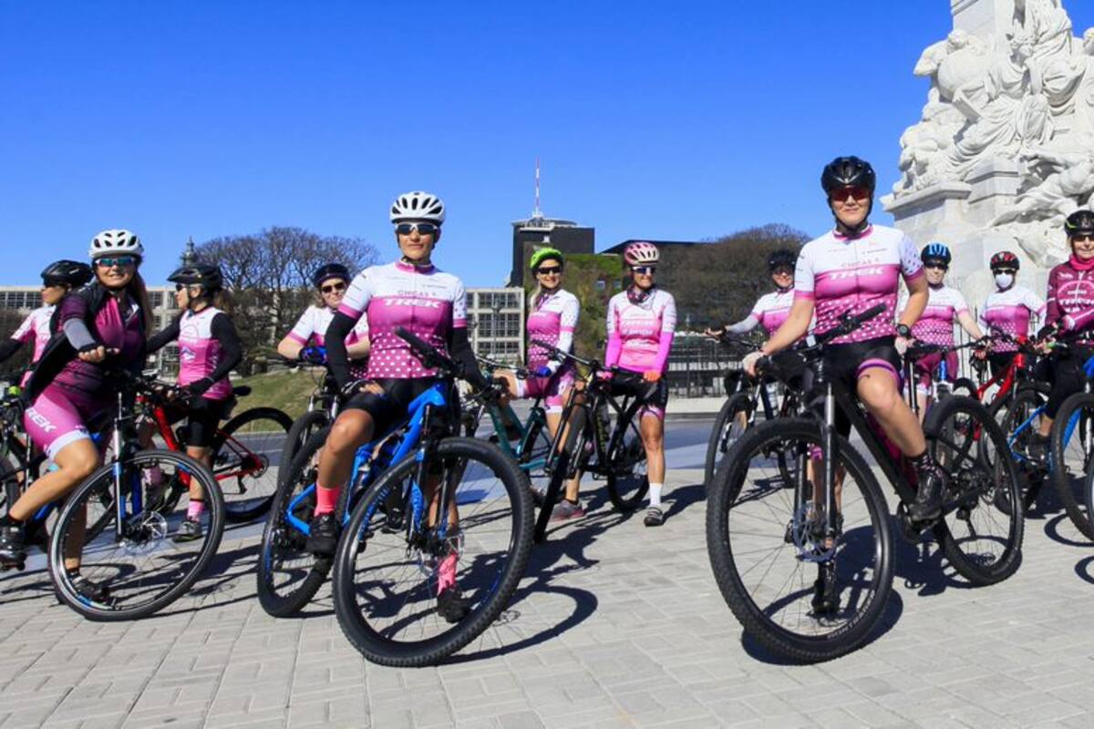 La bicicleta se impone como medio de transporte y quienes la utilizan comienzan a unirse en torno a diversas iniciativas