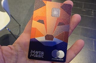 Una billetera cripto presentó su tarjeta de débito