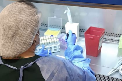 La bióloga molecular Laura González tuvo neumonía por Covid en 2020 y aún sufre las consecuencias