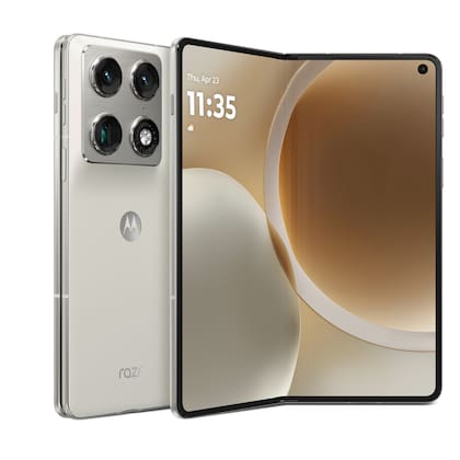 La bisagra del Razr Fold es muy sólida, y permite abrir la pantalla interna de 8,1 pulgadas en múltiples posiciones