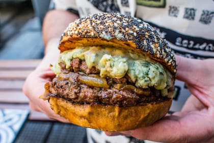 La Blue Berni, con queso azul y otra de las favoritas de quienes comen en el lugar