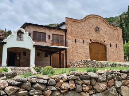 La bodega está 8 km de la plaza de Cafayate.