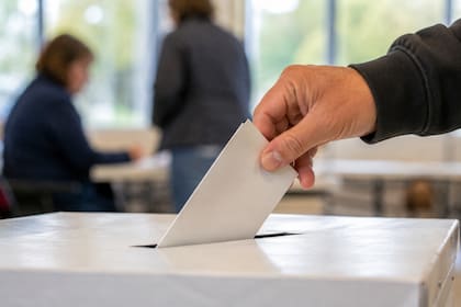 La boleta incluye proyectos sobre impuestos, vivienda, salud, ambiente y reglas electorales