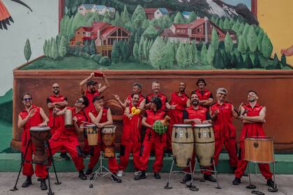 La bomba de tiempo ATP será la misma experiencia que cada semana reúne a miles de personas alrededor de la improvisación, la percusión en vivo y el baile colectivo, pero accesible a todo público