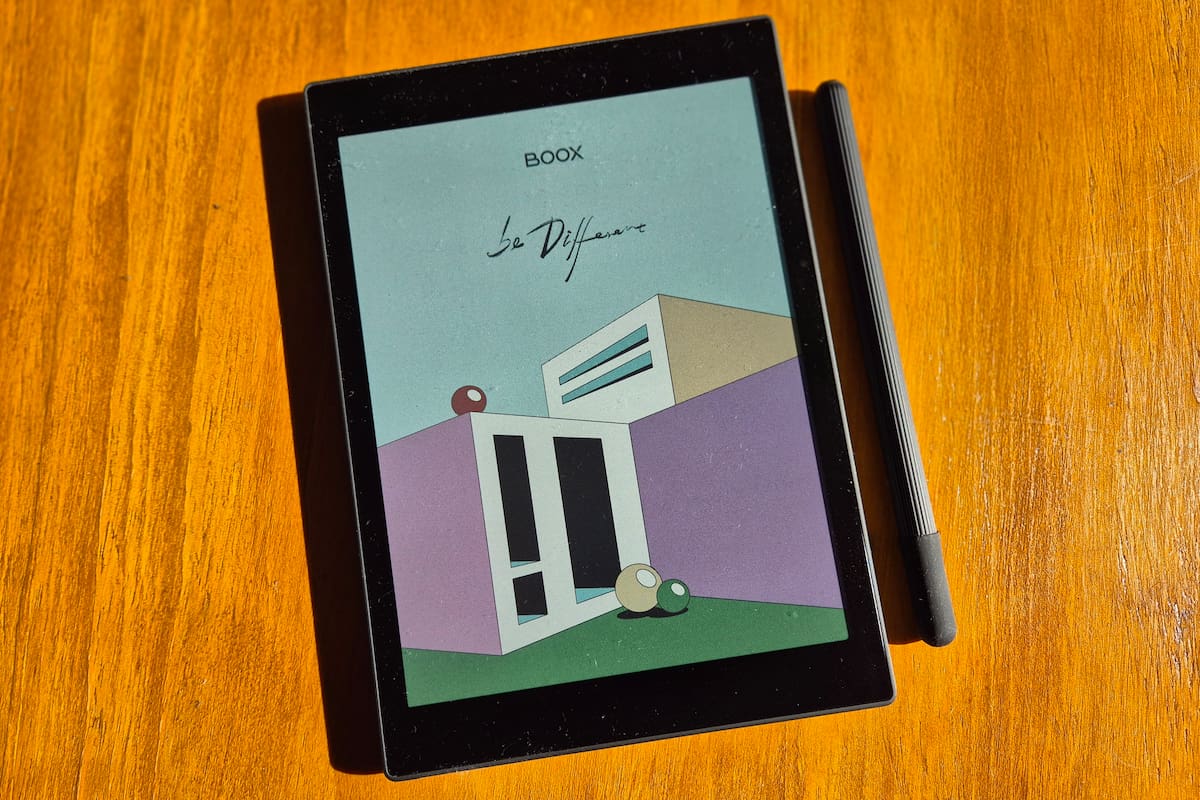 La Boox Tab Mini C tiene una pantalla de tinta electrónica color de 7,8 pulgadas, con excelente visibilidad al sol directo