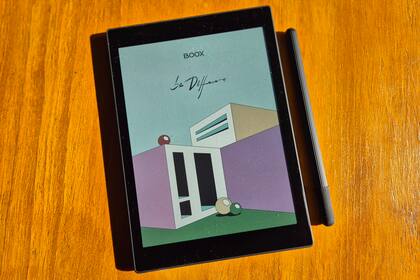 La Boox Tab Mini C tiene una pantalla de tinta electrónica color de 7,8 pulgadas, con excelente visibilidad al sol directo