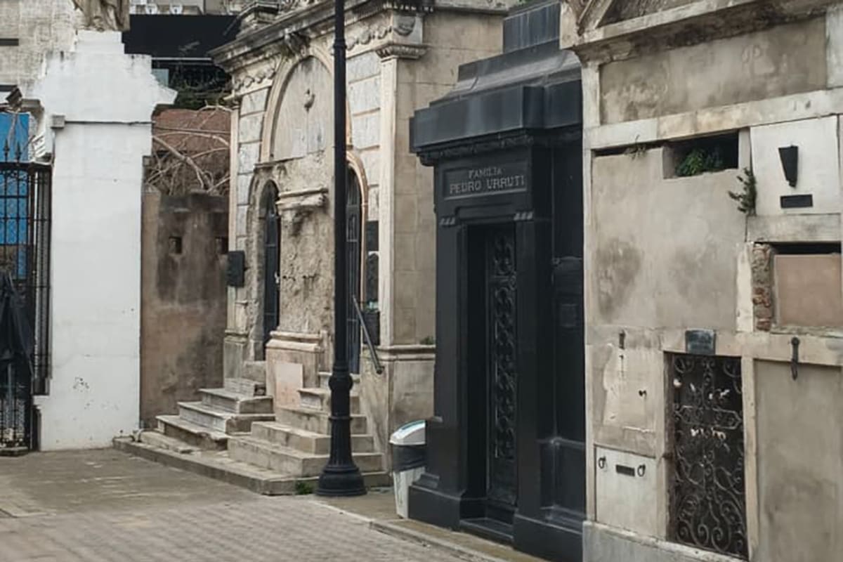 La bóveda tapiada tras el llamado del Gobierno de la Ciudad a licitación para poner una cafetería