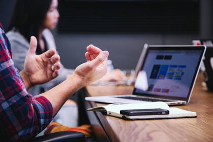 La brecha salarial entre el sueldo promedio requerido entre hombres y mujeres fue del 16,1%, según un reciente informe de Bumeran.