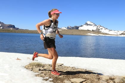 La británica Holly Page, ganadora entre las damas: hace unos años conoció el Sur argentino pero como turista