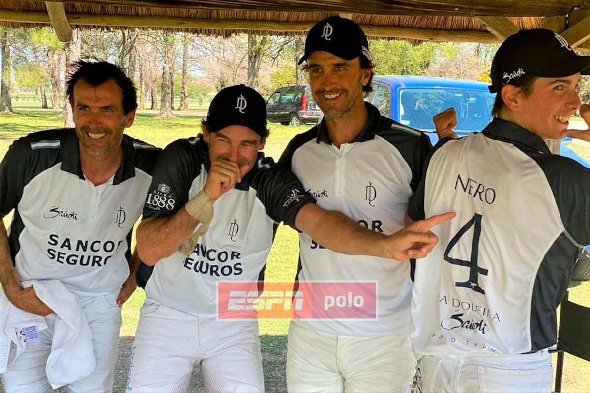 La broma para Nero en la práctica de ayer: Cambiaso, Stirling, Mac Donough y Poroto