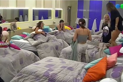 La broma que le realizaron a Julieta revolucionó la habitación de las participantes, que reaccionaron de diversas maneras