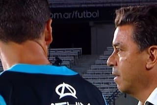 "Muy mentiroso". El enojo del DT Gallardo contra un asistente ante Argentinos