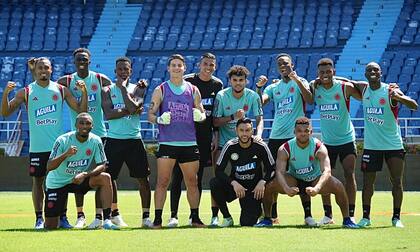 La buena onda en la selección de Colombia, en la previa, con James Rodríguez como arquero y Frank Fabra disfrutando nuevamente de la convocatoria