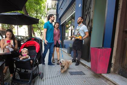 La búsqueda de opciones “walking distance” llevó a los restaurantes de autor y a las cadenas gourmet a salir de los circuitos tradicionales, desarrollar nuevos polos gastronómicos y volcarse a los barrios; cuáles son las nuevas zonas a conocer