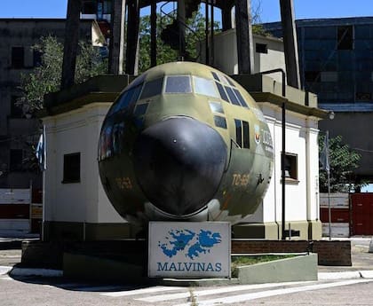 La cabina del Hércules exhibida en El Palomar
