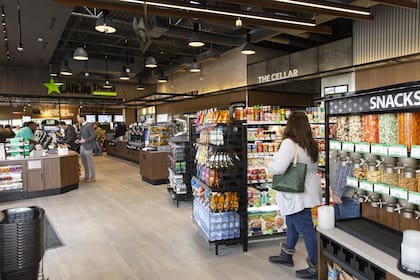 La cadena 7 Eleven contrató a la agencia de diseño CallisonRTKL para desarrollar nuevos conceptos de tienda, que incluyen la incorporación de nuevos servicios