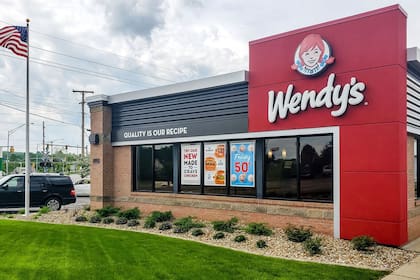 La cadena de comida rápida falló en su estrategia de ventas en 2025 y está en una situación complicada (Archivo)