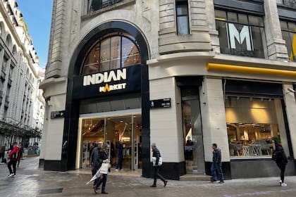 La cadena de fast fashion Indian se quedó con la esquina donde funcionaba Falabella