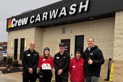 La cadena de lavado de autos Crew Carwash fue nombrada como el mejor lugar para trabajar en EE.UU. (Facebook/Crew Carwash)